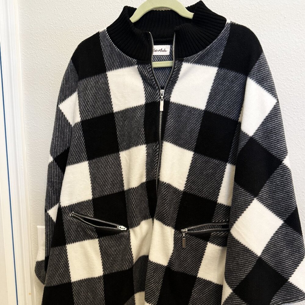 Black and White Poncho -One Size